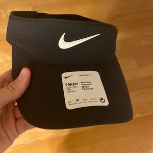 NIKE visor one size NEW WITH TAGS